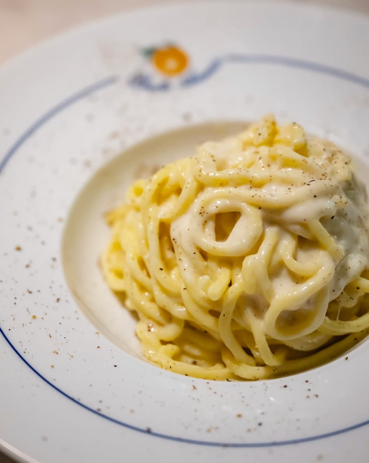 Hausgemachte tonnarelli cacio e pepe, eine Garantie