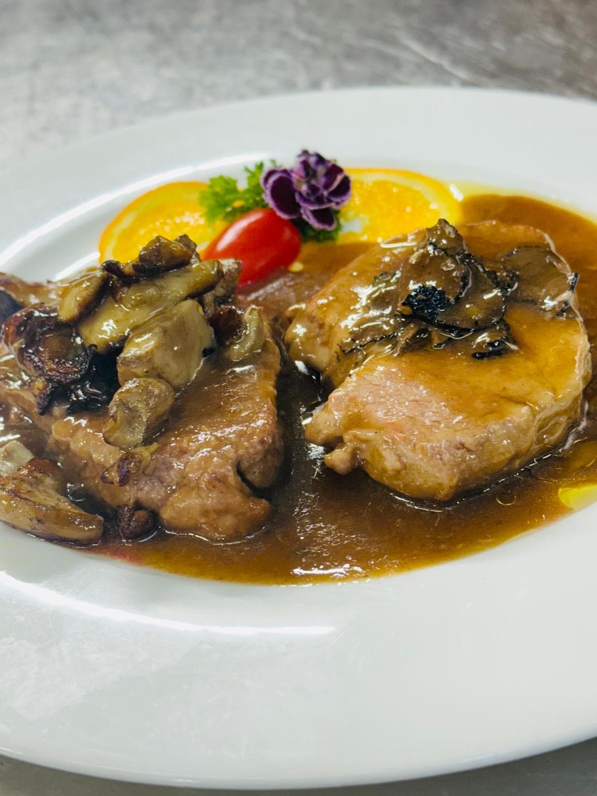 Bis di filetti manzo e vitella con porcini e marsala