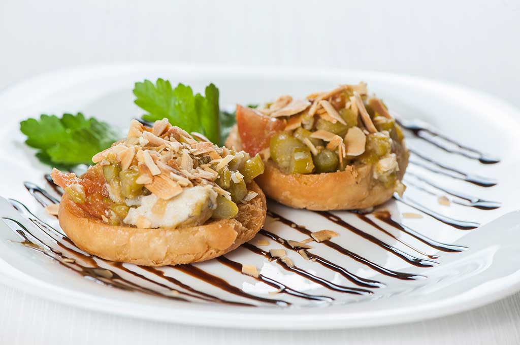 Cestini con spigola e asparagi