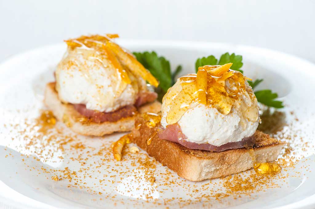 Perle di ricotta con bottarga e tonno affumicato